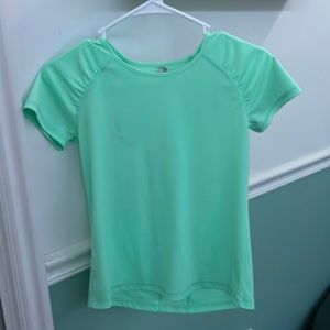 athletic t-shirt💚